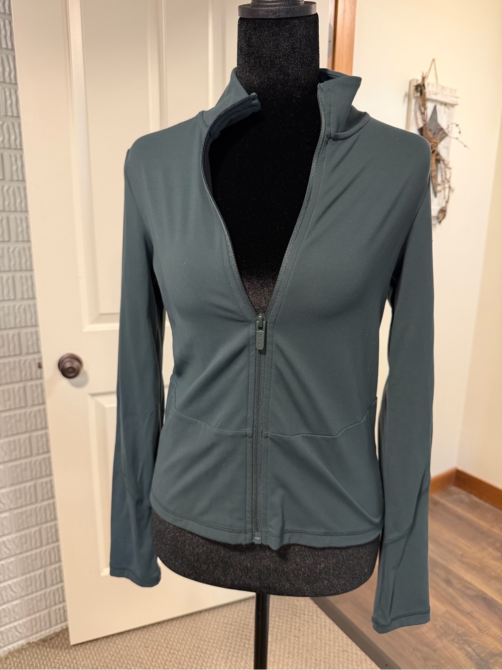 FLX Travel Leisure Full Zip Jacket Green Small Athleisure Lightweight Zip Up